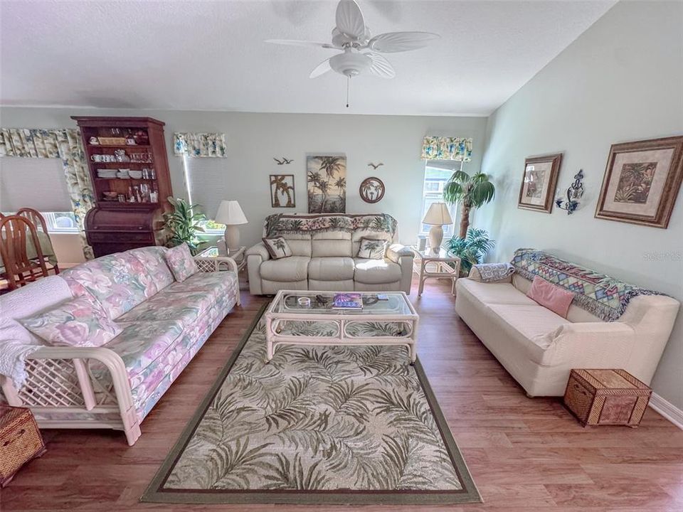 For Rent: $2,600 (3 beds, 2 baths, 1730 Square Feet)