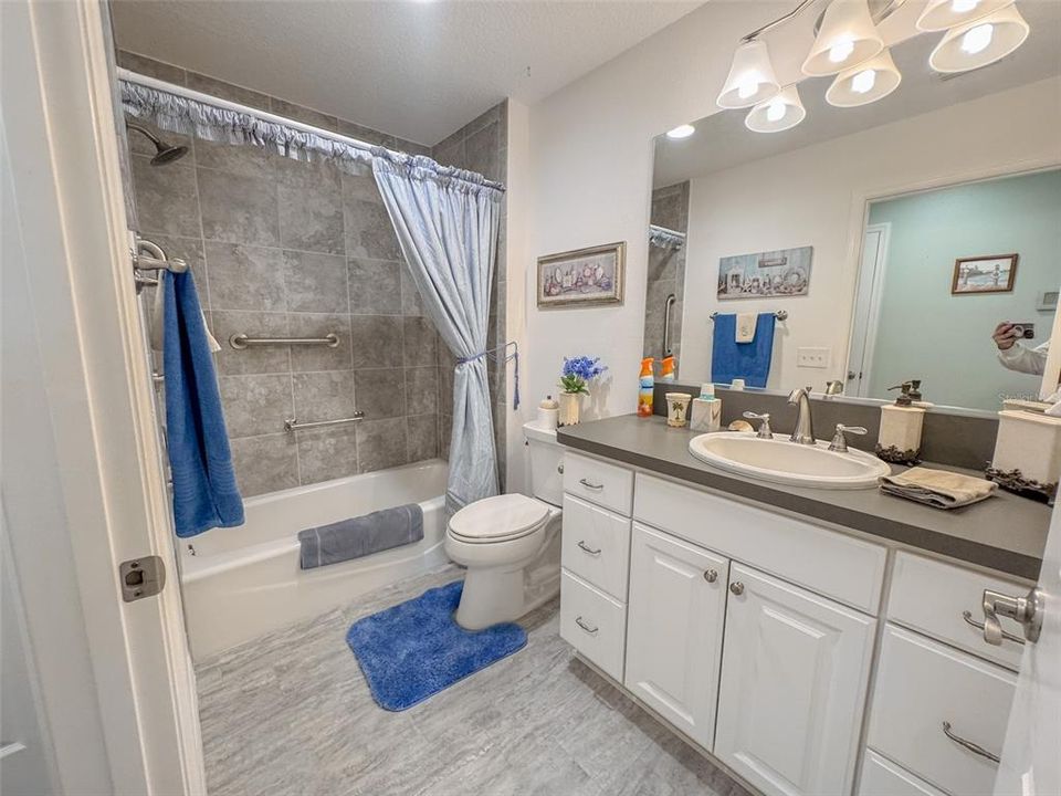 For Rent: $2,600 (3 beds, 2 baths, 1730 Square Feet)