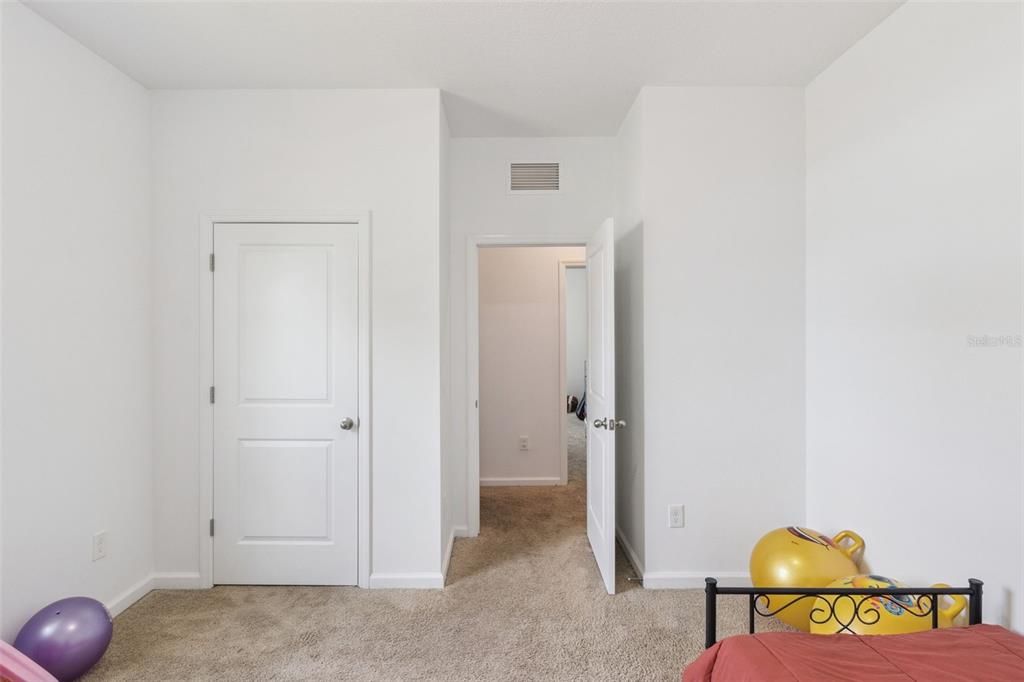 For Sale: $395,000 (3 beds, 2 baths, 1679 Square Feet)