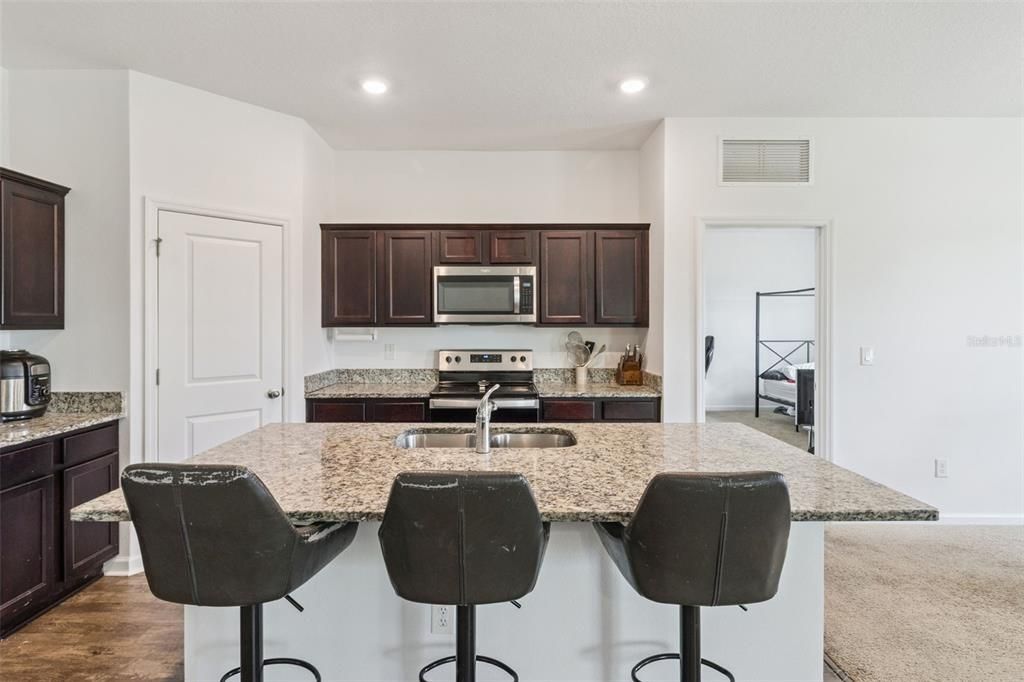 For Sale: $395,000 (3 beds, 2 baths, 1679 Square Feet)