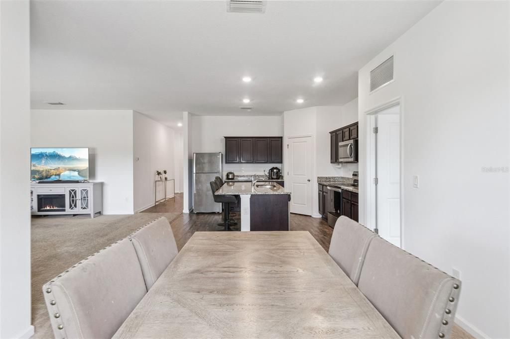 For Sale: $395,000 (3 beds, 2 baths, 1679 Square Feet)