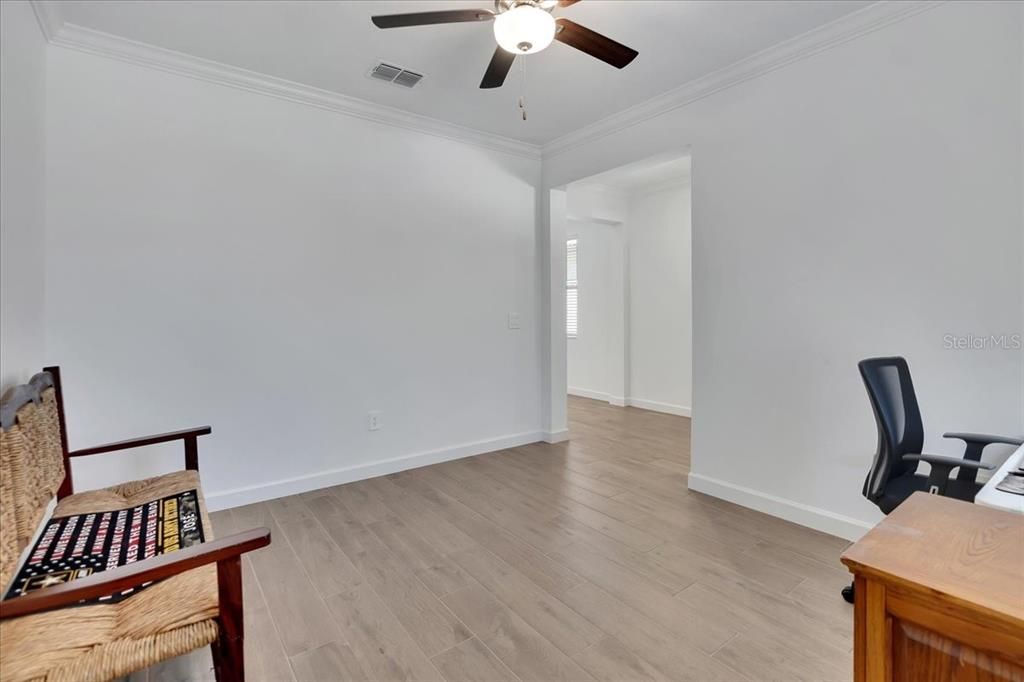 For Sale: $375,000 (2 beds, 2 baths, 1761 Square Feet)