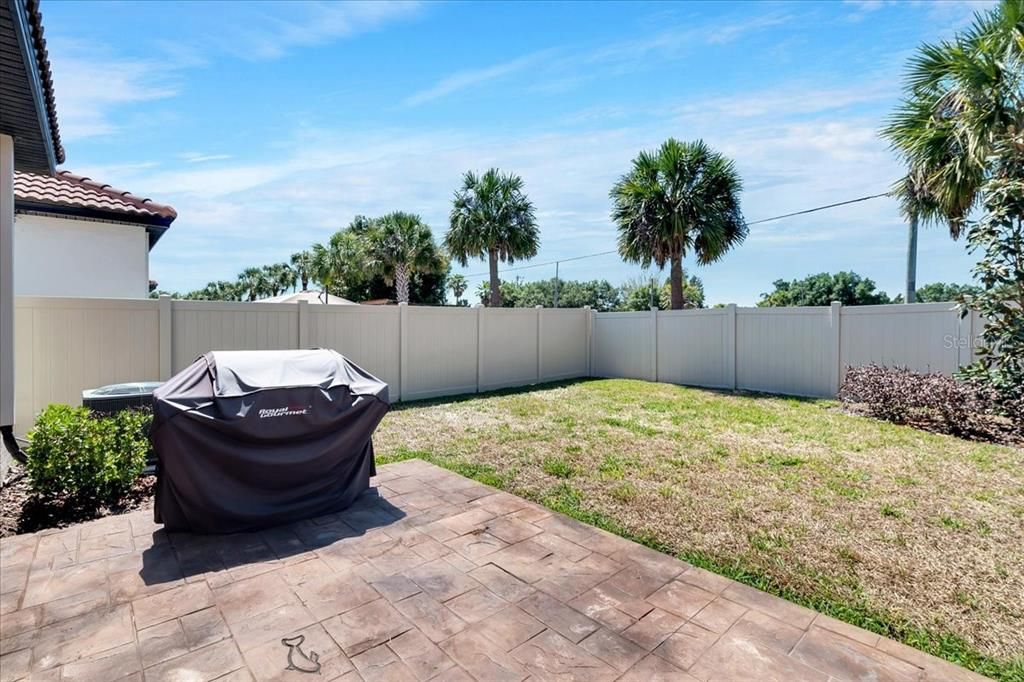 For Sale: $375,000 (2 beds, 2 baths, 1761 Square Feet)