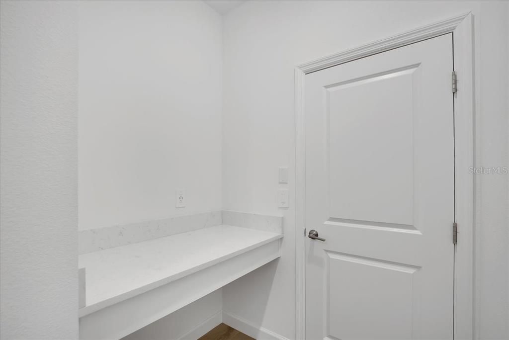 For Sale: $375,000 (2 beds, 2 baths, 1761 Square Feet)