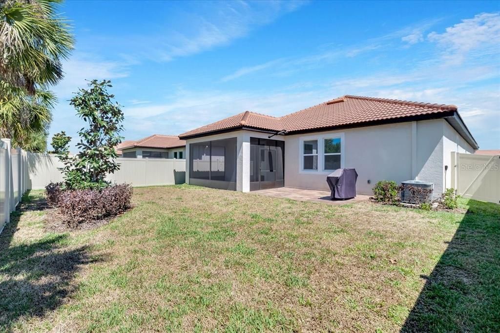 For Sale: $375,000 (2 beds, 2 baths, 1761 Square Feet)