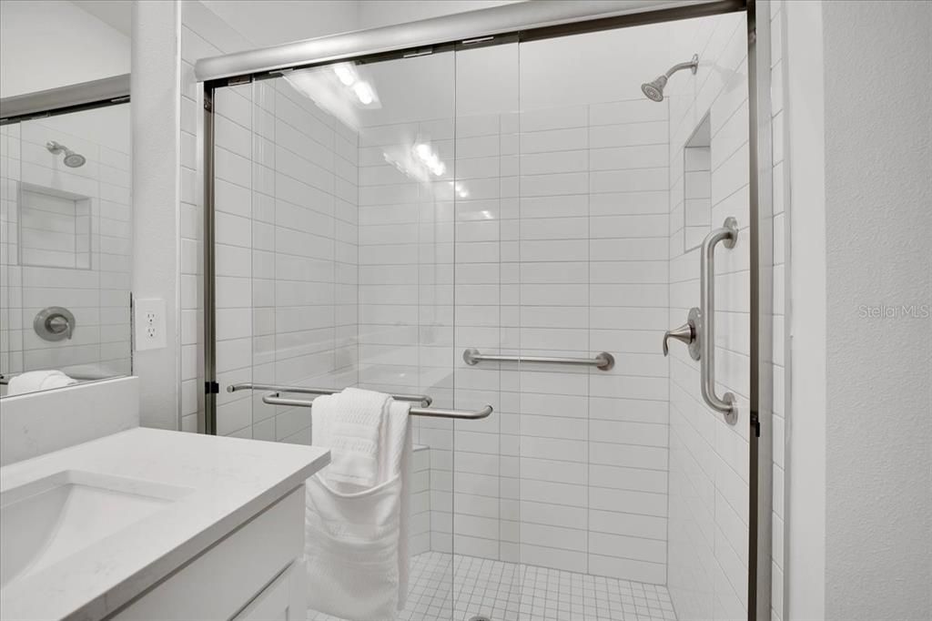 For Sale: $375,000 (2 beds, 2 baths, 1761 Square Feet)