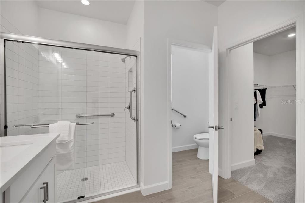 For Sale: $375,000 (2 beds, 2 baths, 1761 Square Feet)