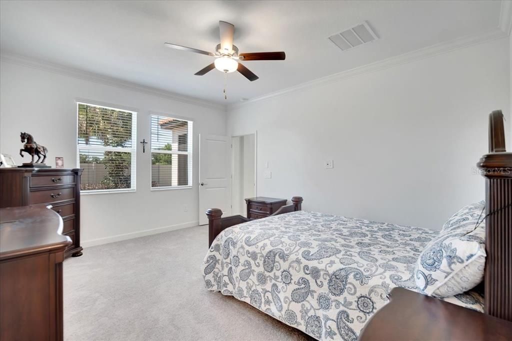 For Sale: $375,000 (2 beds, 2 baths, 1761 Square Feet)
