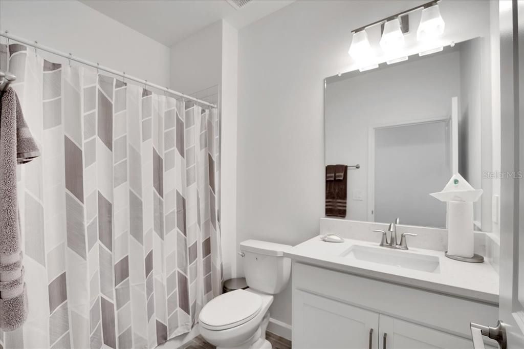 For Sale: $375,000 (2 beds, 2 baths, 1761 Square Feet)