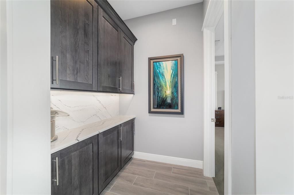 En Venta: $525,000 (3 camas, 2 baños, 2455 Pies cuadrados)