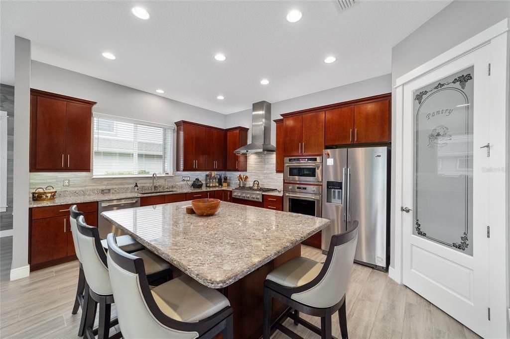 En Venta: $525,000 (3 camas, 2 baños, 2455 Pies cuadrados)