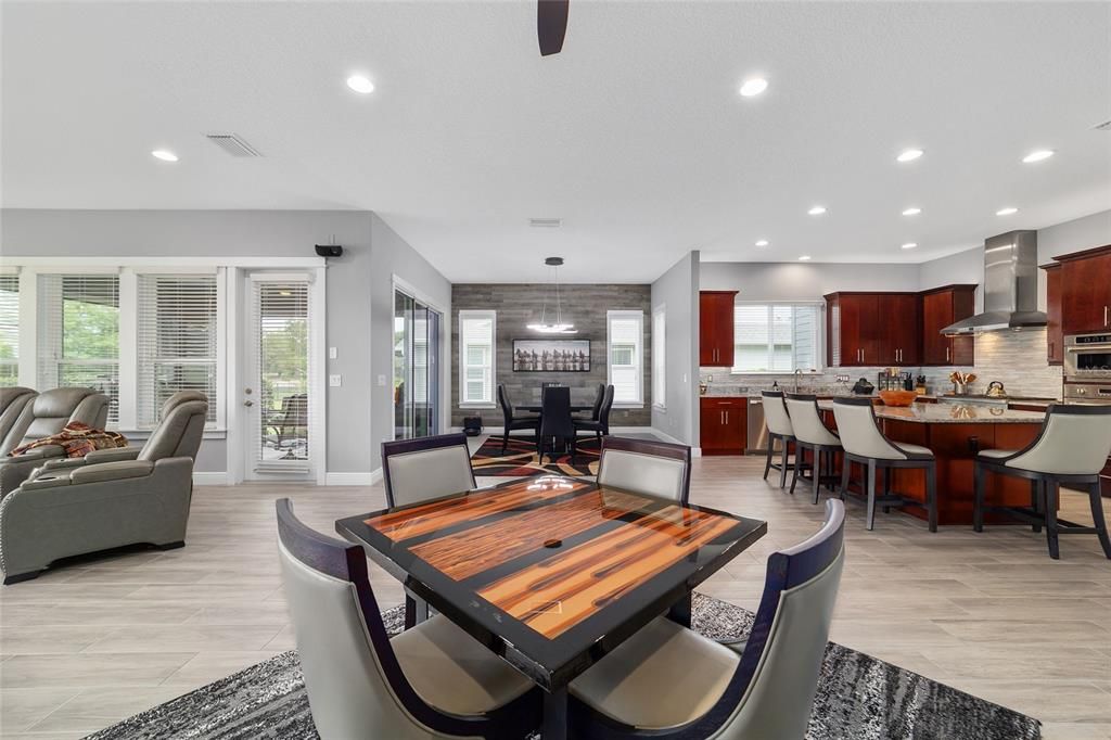 En Venta: $525,000 (3 camas, 2 baños, 2455 Pies cuadrados)