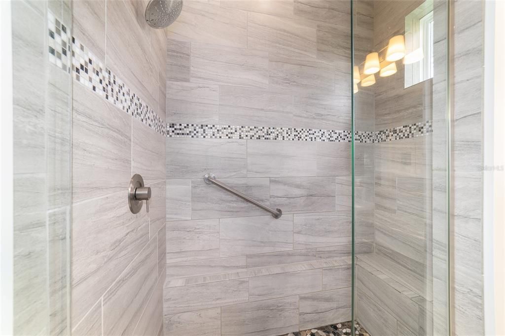 En Venta: $525,000 (3 camas, 2 baños, 2455 Pies cuadrados)