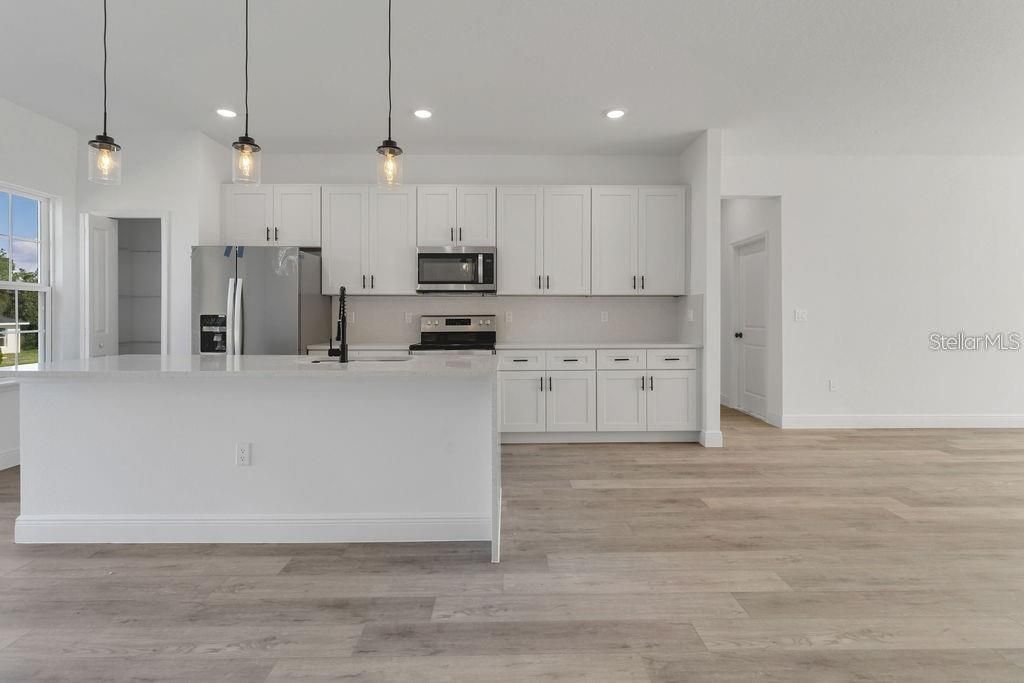 For Rent: $1,900 (4 beds, 2 baths, 1630 Square Feet)
