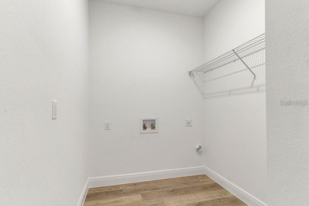 For Rent: $1,900 (4 beds, 2 baths, 1630 Square Feet)