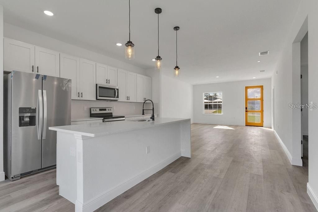 For Rent: $1,900 (4 beds, 2 baths, 1630 Square Feet)