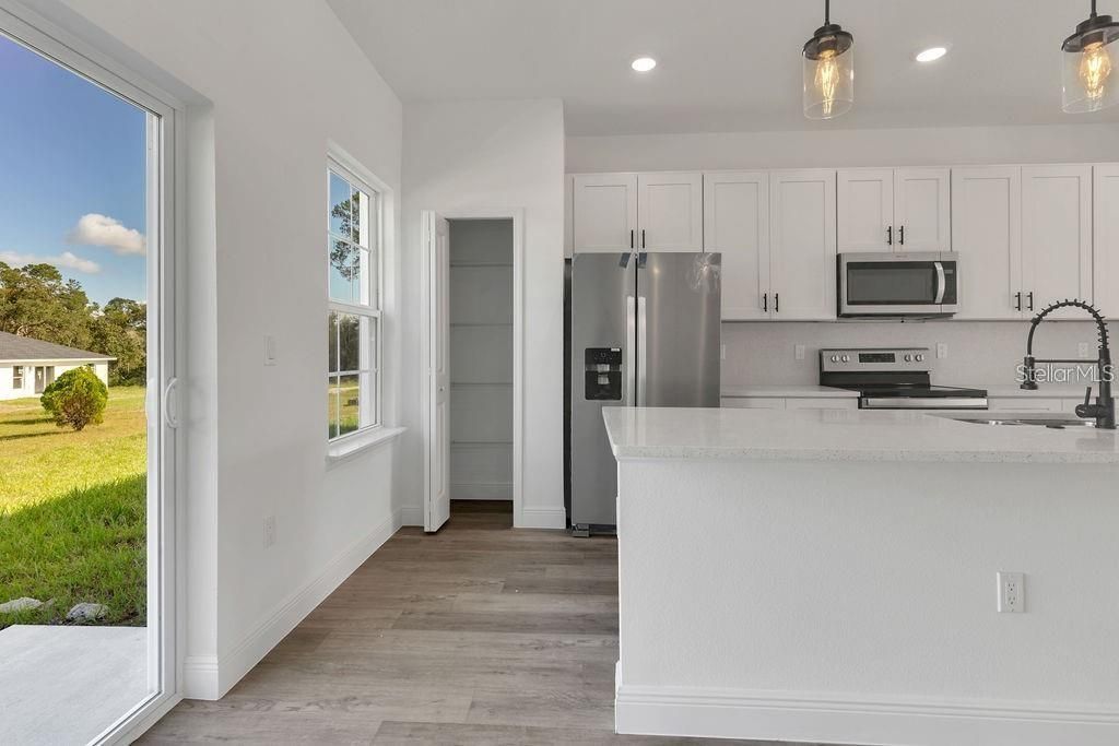 For Rent: $1,900 (4 beds, 2 baths, 1630 Square Feet)