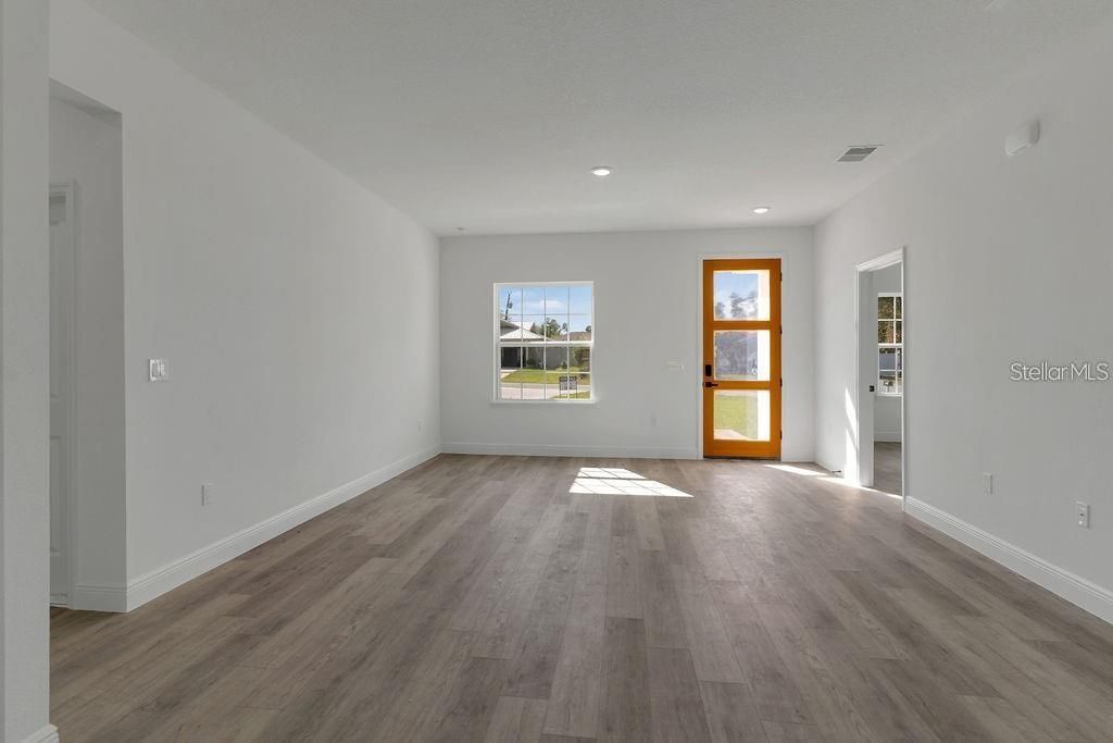 For Rent: $1,900 (4 beds, 2 baths, 1630 Square Feet)