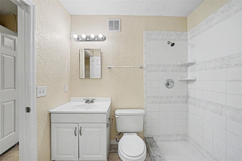 Active With Contract: $199,900 (3 beds, 2 baths, 1170 Square Feet)