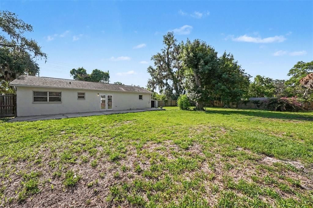 Active With Contract: $199,900 (3 beds, 2 baths, 1170 Square Feet)