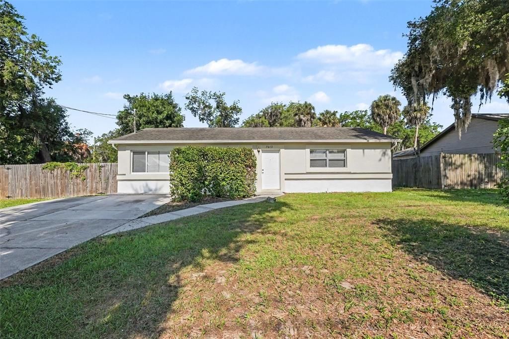 Active With Contract: $199,900 (3 beds, 2 baths, 1170 Square Feet)
