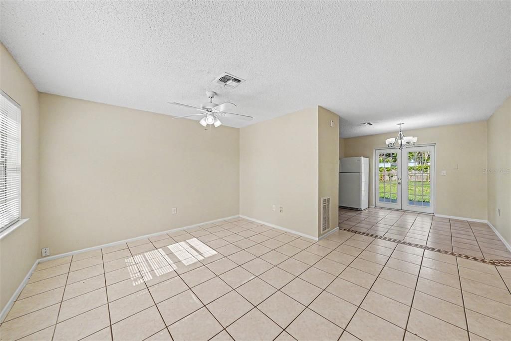 Active With Contract: $199,900 (3 beds, 2 baths, 1170 Square Feet)