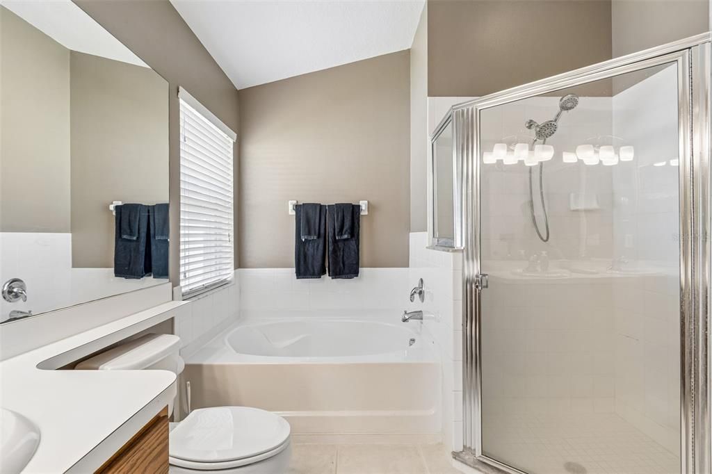 For Sale: $389,900 (4 beds, 3 baths, 1827 Square Feet)