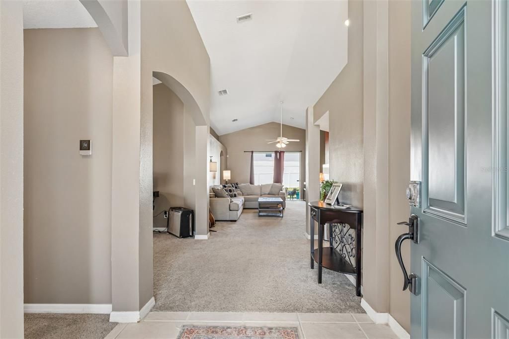 For Sale: $389,900 (4 beds, 3 baths, 1827 Square Feet)