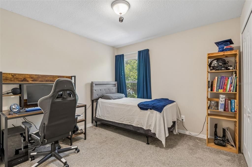 For Sale: $389,900 (4 beds, 3 baths, 1827 Square Feet)