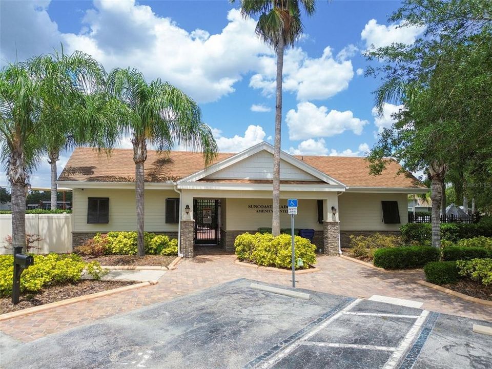 For Sale: $389,900 (4 beds, 3 baths, 1827 Square Feet)