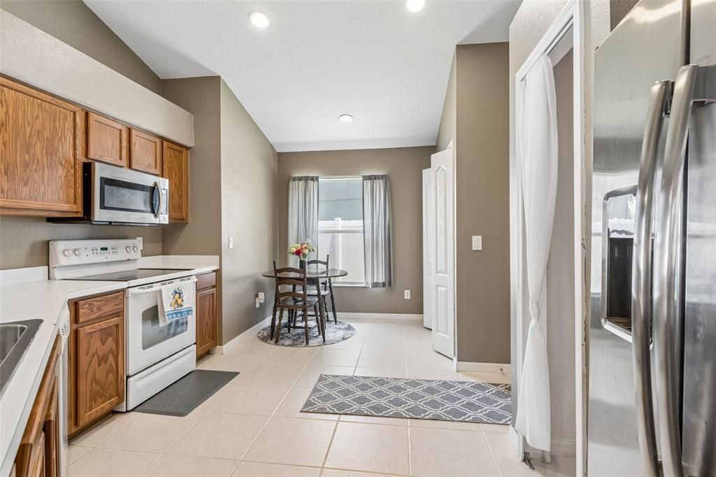 For Sale: $389,900 (4 beds, 3 baths, 1827 Square Feet)