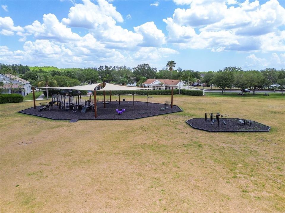 For Sale: $389,900 (4 beds, 3 baths, 1827 Square Feet)