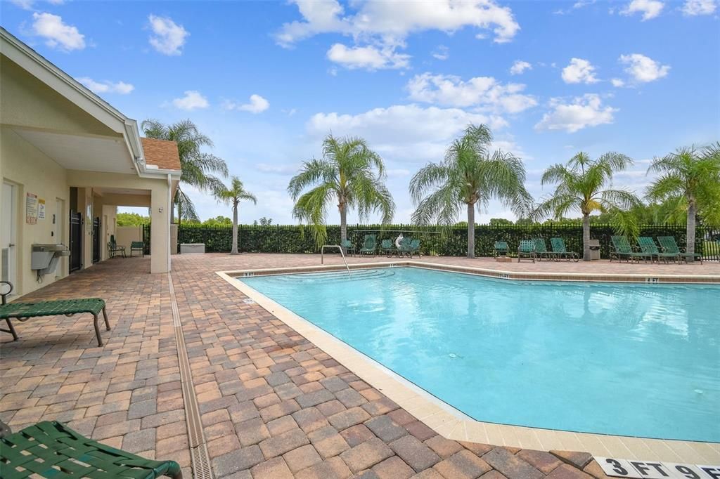 For Sale: $389,900 (4 beds, 3 baths, 1827 Square Feet)
