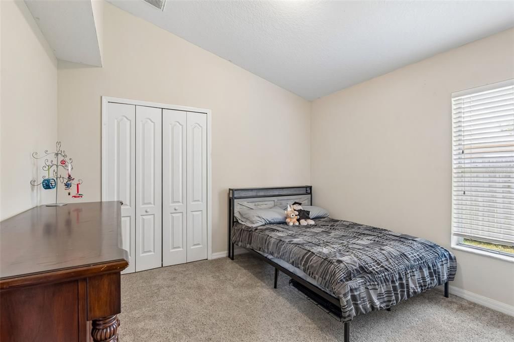 For Sale: $389,900 (4 beds, 3 baths, 1827 Square Feet)