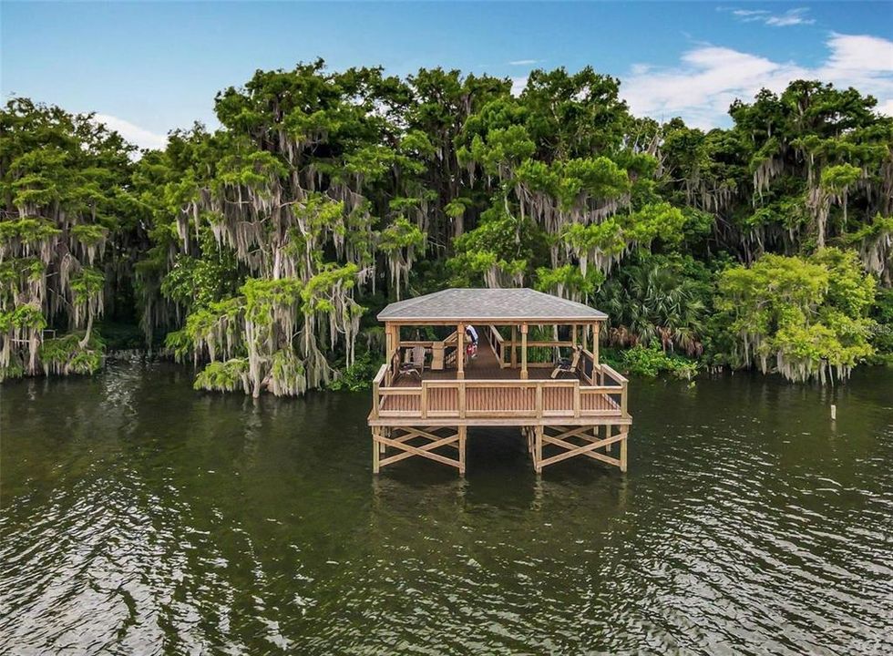 For Rent: $3,900 (4 beds, 2 baths, 2196 Square Feet)