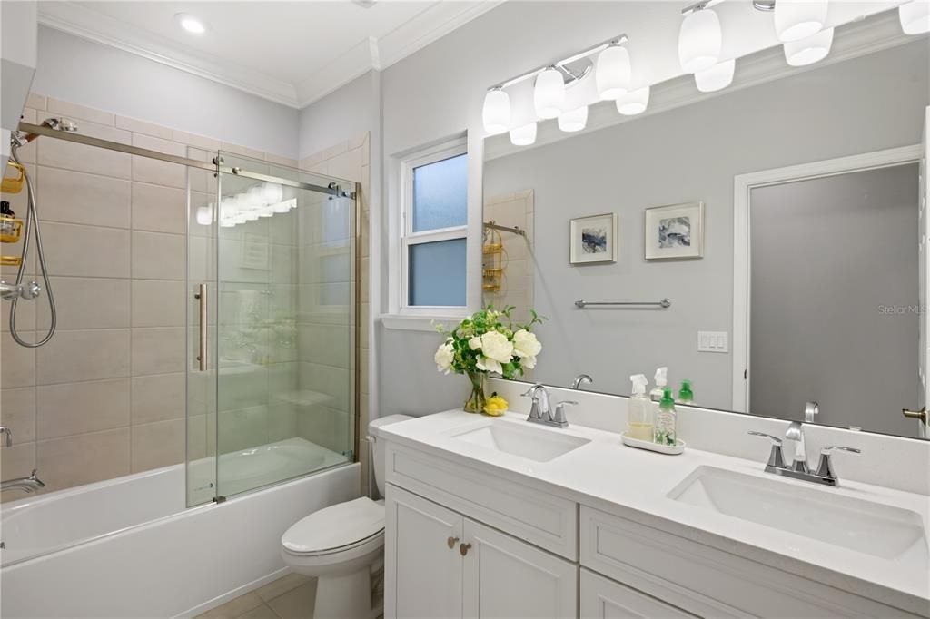For Rent: $3,900 (4 beds, 2 baths, 2196 Square Feet)