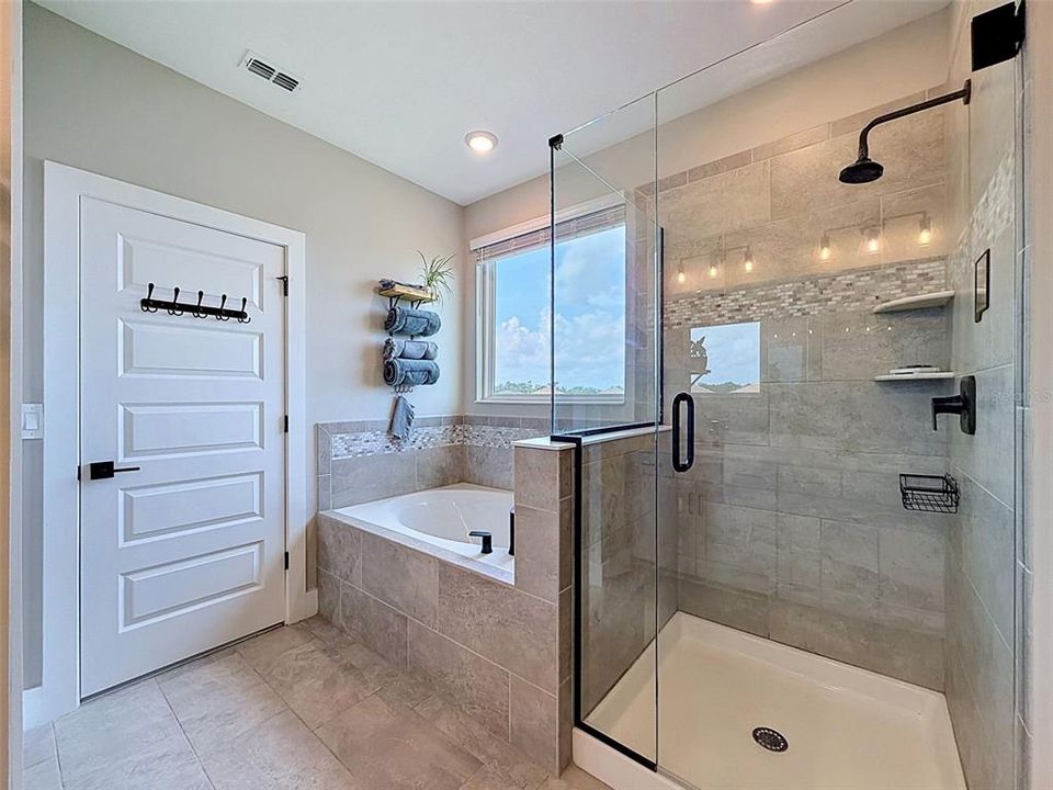For Sale: $674,900 (5 beds, 3 baths, 2988 Square Feet)