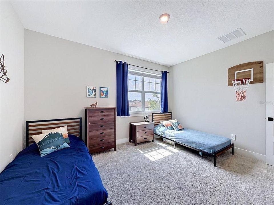 For Sale: $674,900 (5 beds, 3 baths, 2988 Square Feet)