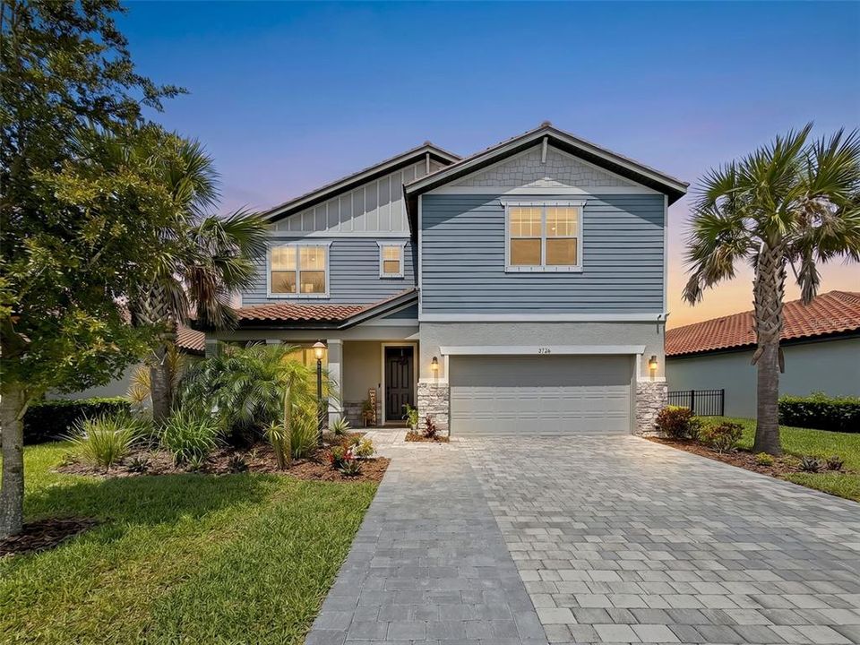 For Sale: $674,900 (5 beds, 3 baths, 2988 Square Feet)