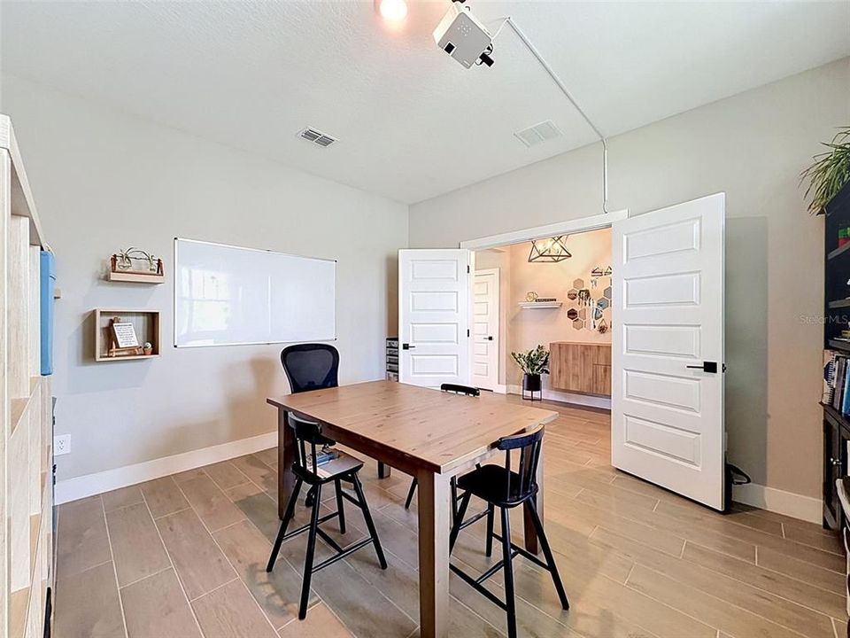 For Sale: $674,900 (5 beds, 3 baths, 2988 Square Feet)