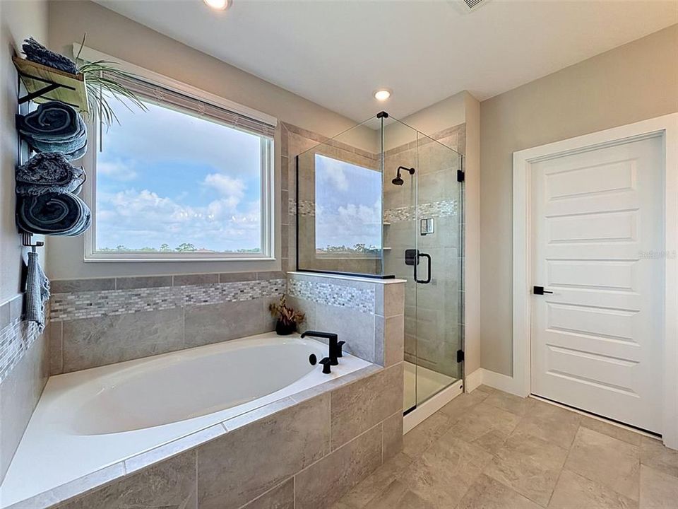 For Sale: $674,900 (5 beds, 3 baths, 2988 Square Feet)