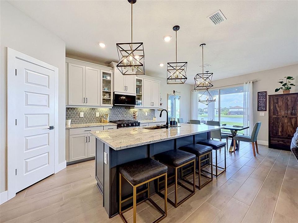For Sale: $674,900 (5 beds, 3 baths, 2988 Square Feet)