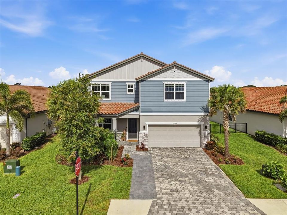 For Sale: $674,900 (5 beds, 3 baths, 2988 Square Feet)