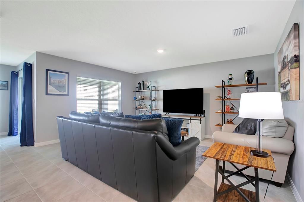 For Sale: $409,990 (3 beds, 2 baths, 1676 Square Feet)