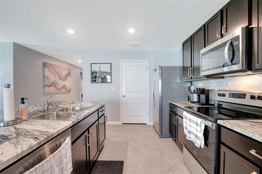 For Sale: $409,990 (3 beds, 2 baths, 1676 Square Feet)