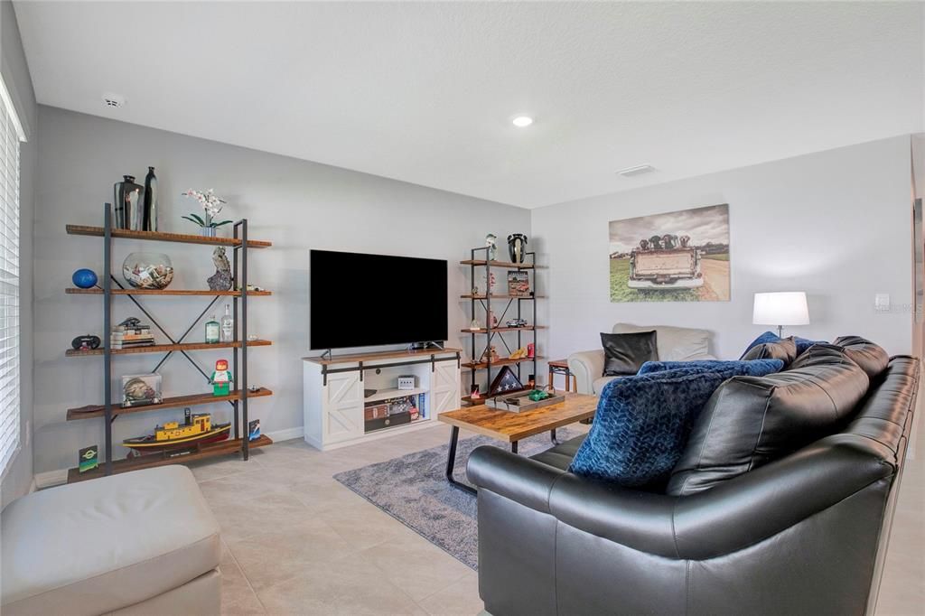 For Sale: $409,990 (3 beds, 2 baths, 1676 Square Feet)