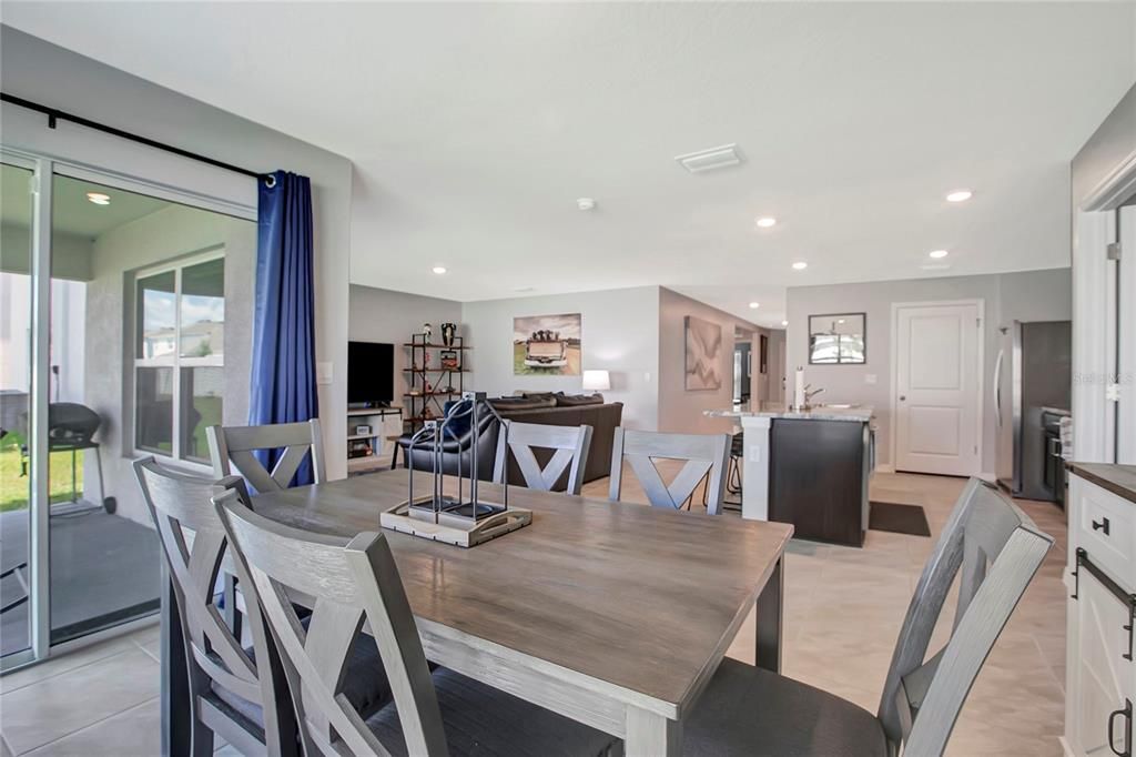 For Sale: $409,990 (3 beds, 2 baths, 1676 Square Feet)