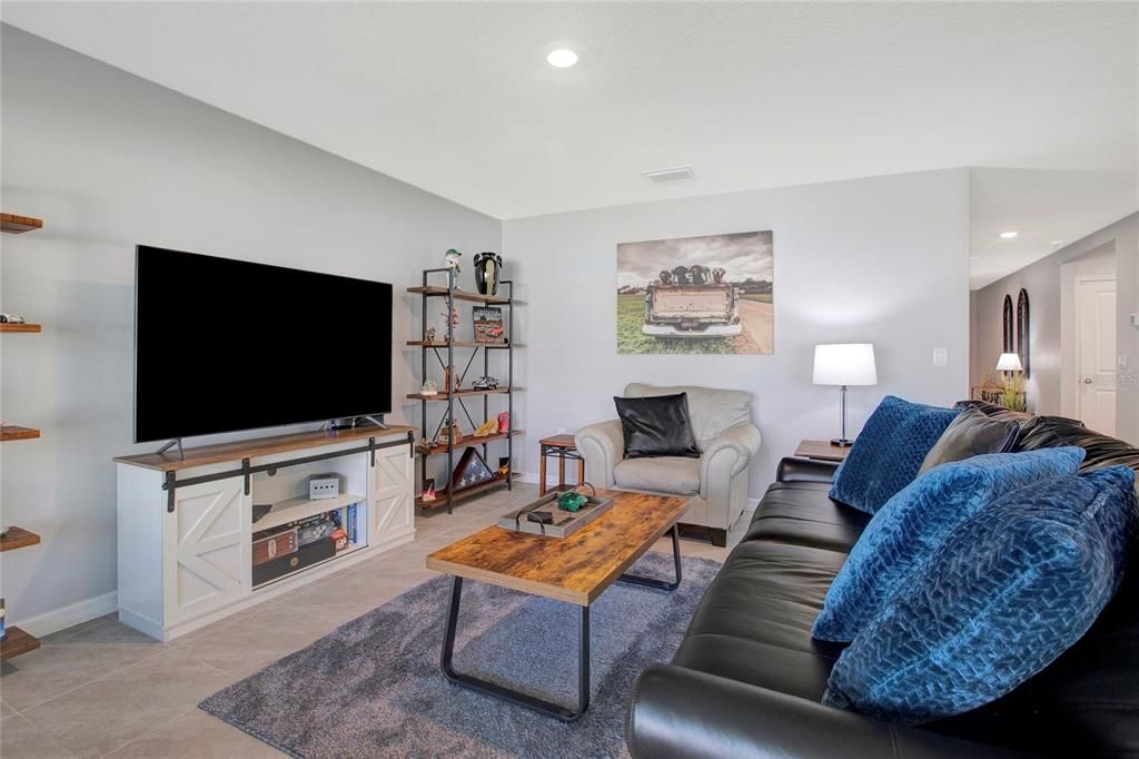 For Sale: $409,990 (3 beds, 2 baths, 1676 Square Feet)