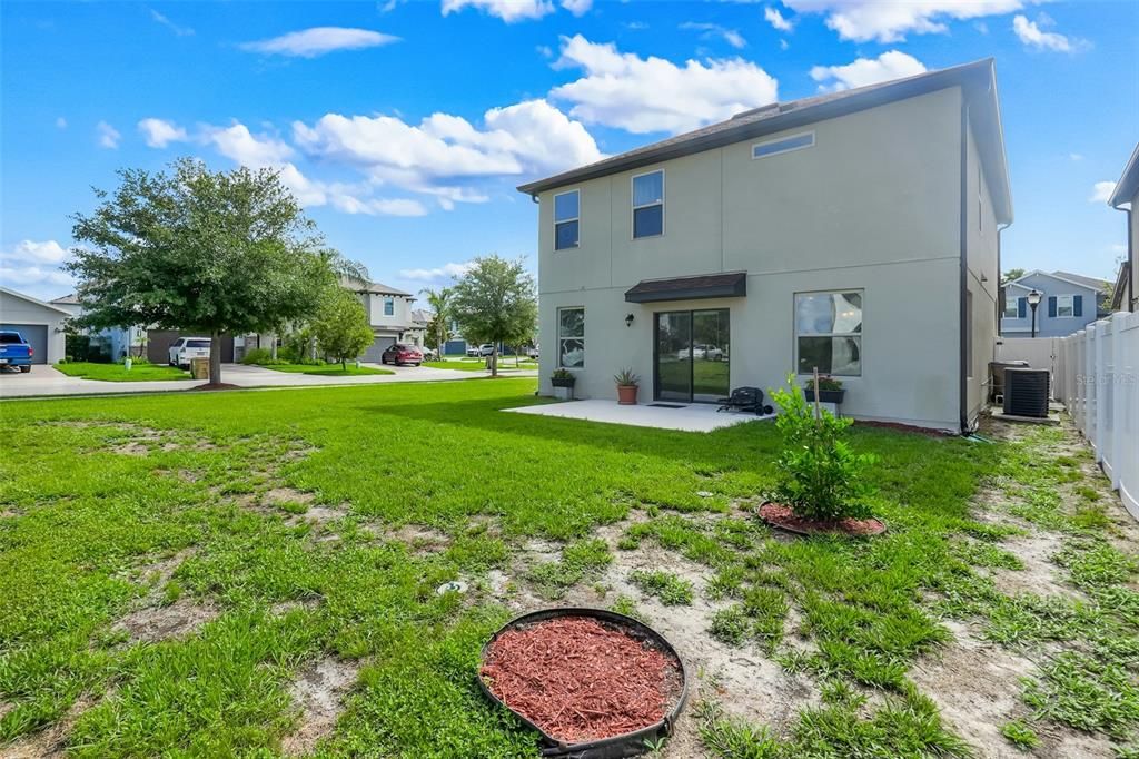 For Sale: $445,000 (4 beds, 2 baths, 1923 Square Feet)