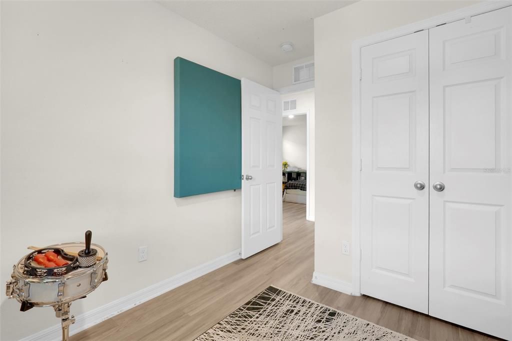 For Sale: $445,000 (4 beds, 2 baths, 1923 Square Feet)